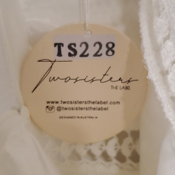 Two Sisters The Label white lace dress - Picture 7 of 7